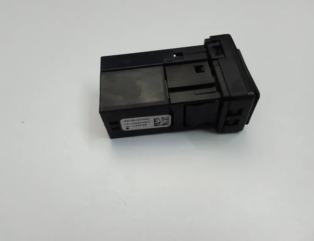 TOYOTA Yaris 3 generation (2010-2019) Kiegészítő zenelejátszó-csatlakozók 861900D060 34832176