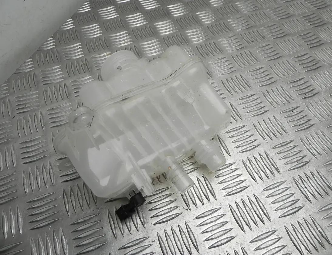 JAGUAR I-Pace 1 generation (2018-2023) Hűtőfolyadék tágulási tartály tartály YC158B099AA 23428797