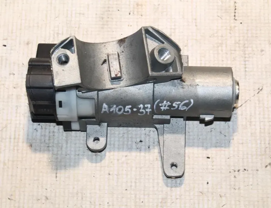 VOLVO XC90 1 generation (2002-2014) Gyújtászár 8621509 28483773