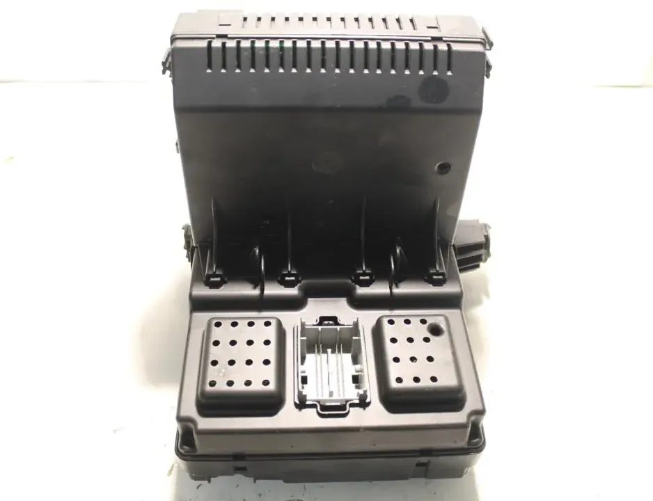 VOLVO XC90 1 generation (2002-2014) Biztosítószekrény 30786890 34831392