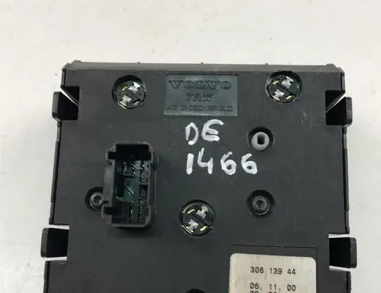 VOLVO V40 1 generation (1996-2004) Fényszórókapcsoló vezérlőegysége 30613944 34493679