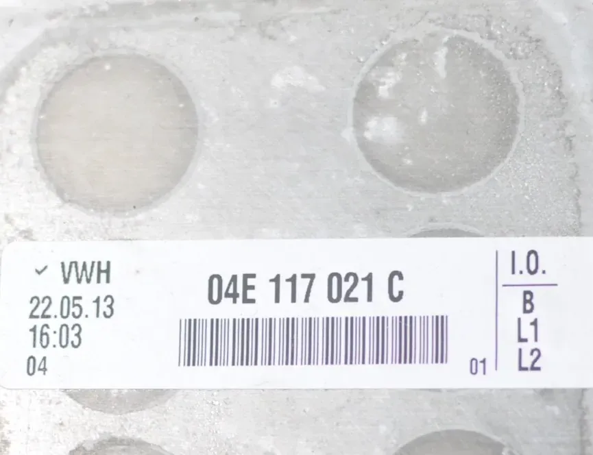 VOLKSWAGEN Jetta 6 generation (2010-2018) Oil Cooler 04E117021C 2138337