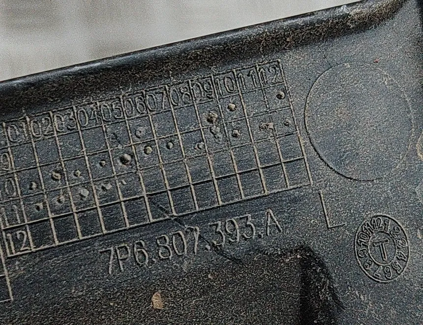 VOLKSWAGEN Touareg 2 generation (2010-2018) Jobb hátsó lökhárító konzolja 7P6807393A 27184699