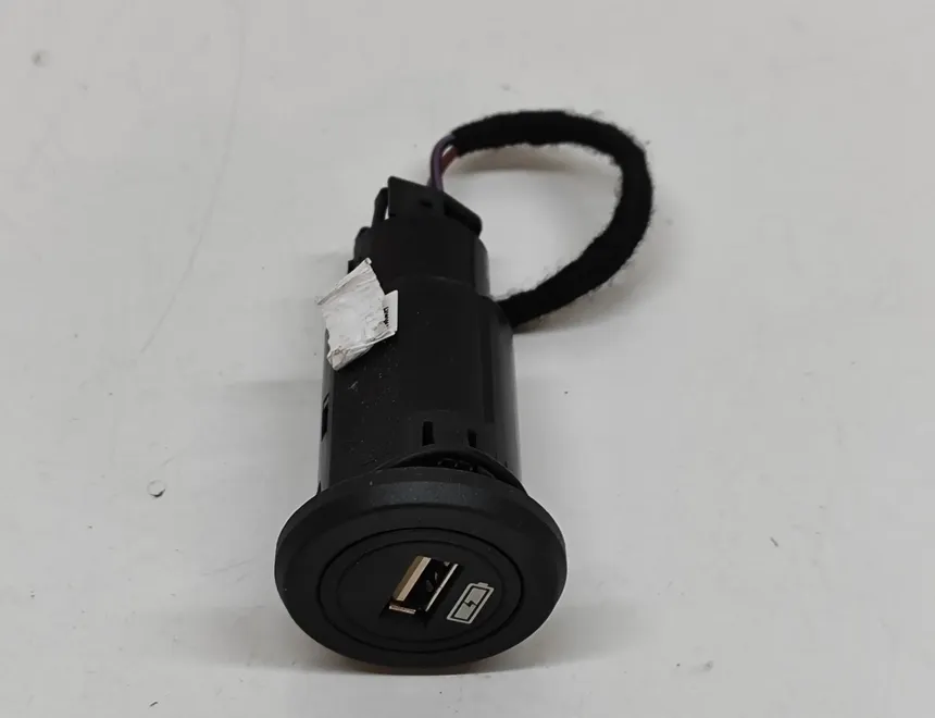 JAGUAR I-Pace 1 generation (2018-2023) USB J9D3-19010-AA 31717182