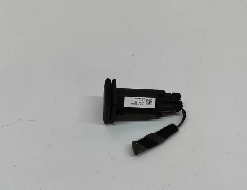 JAGUAR I-Pace 1 generation (2018-2023) USB JPLA-19010-CA 31717236