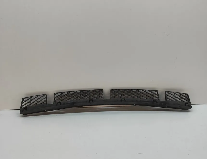 VOLKSWAGEN Touareg 2 generation (2010-2018) Hátsó lökhárító középső szerelőkonzolja 7P6807863A 32008253