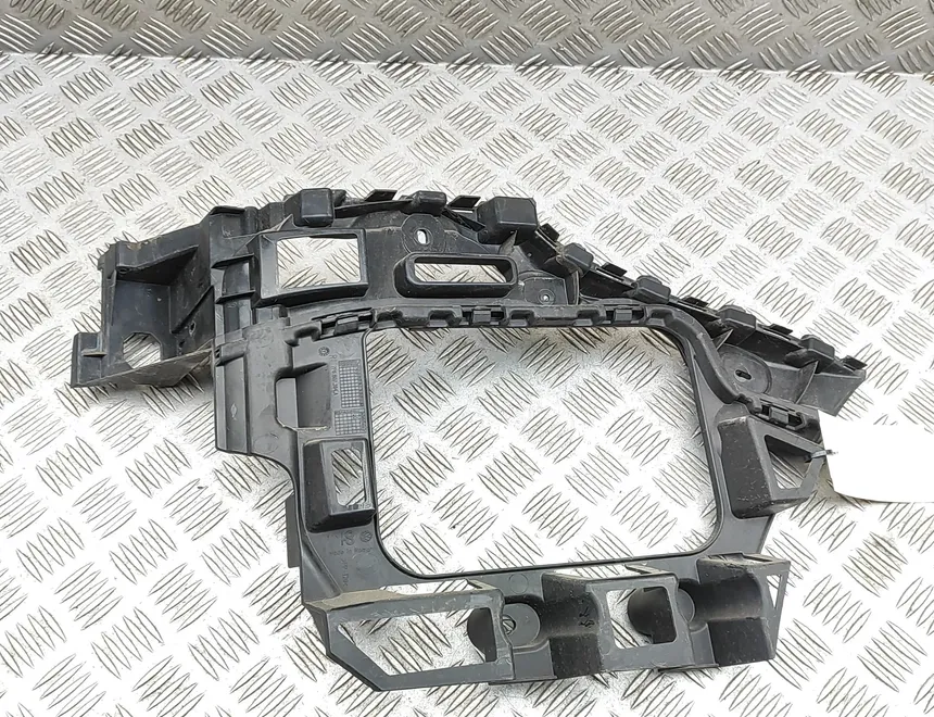 VOLKSWAGEN Touareg 2 generation (2010-2018) Держатель заднего бампера правый 7P6807394A,7P6807394C 32752956