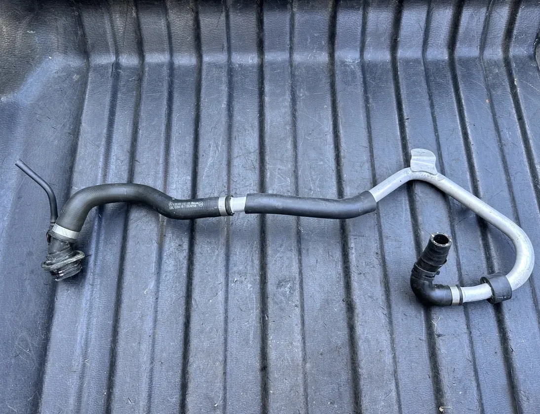 MERCEDES-BENZ C-Class W205/S205/C205 (2014-2023) Шланги охлаждающей жидкости A2058303102 25773121