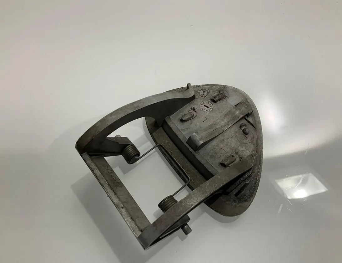 MERCEDES-BENZ E-Class W211/S211 (2002-2009) Левая крышка омывателя фар A2118800705 28825827