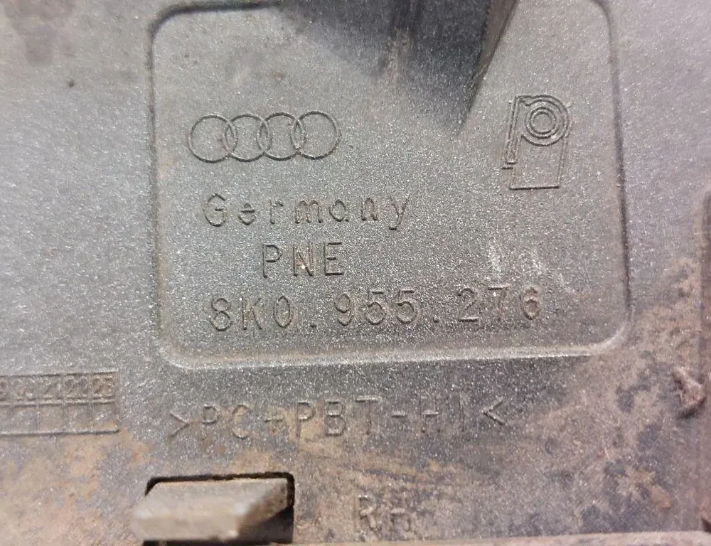 AUDI A4 B8/8K (2011-2016) Right Side Headlight Washer Cover Cap 8K0955276 34323741