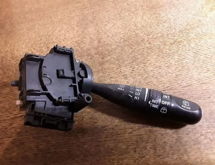 TOYOTA RAV4 2 generation (XA20) (2000-2006) Wiper Control 1A830173699 25459667