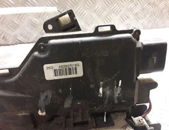 AUDI A4 B6/8E (2000-2005) Jobb első ajtó zárja 4B2837016G 25477492