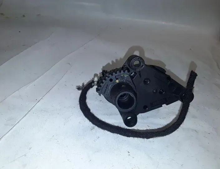 FORD Galaxy 1 generation (1995-2006) Belső fűtőtest vezérlőszelepei 7M4907511,YM2H19E616DA 25483395