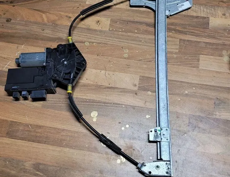 PEUGEOT 308 Jobb első ajtó ablakemelője 9634456880 33837675