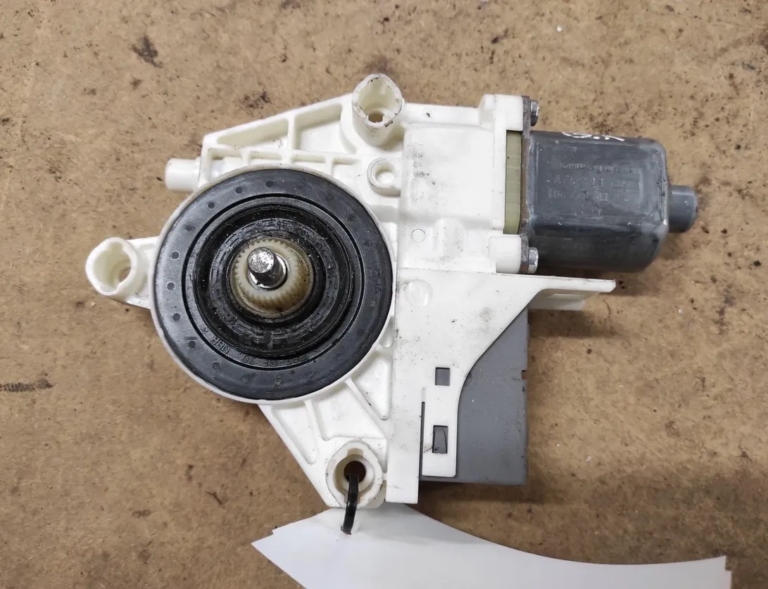 PEUGEOT 407 1 generation (2004-2010) Моторчик стеклоподъемника задней левой двери 0130822201 28623167