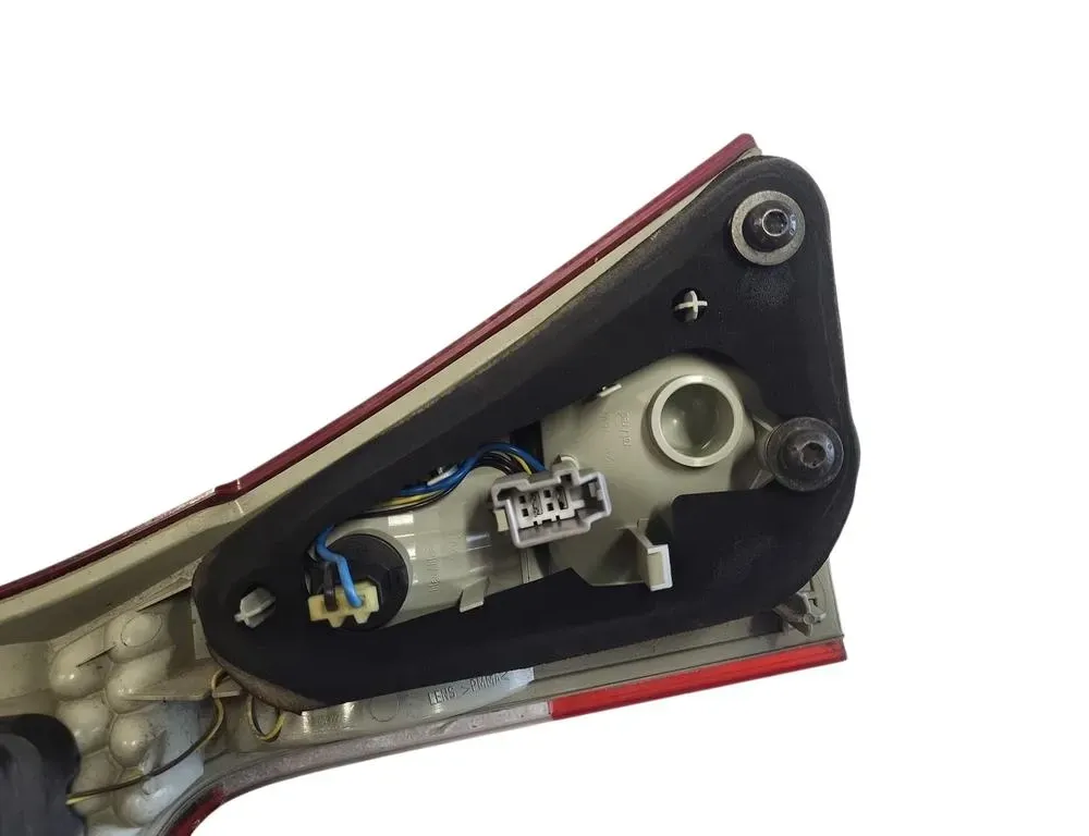 VOLVO V70 2 generation (2000-2008) Фонарь крышки багажника правый 30678546 33024498