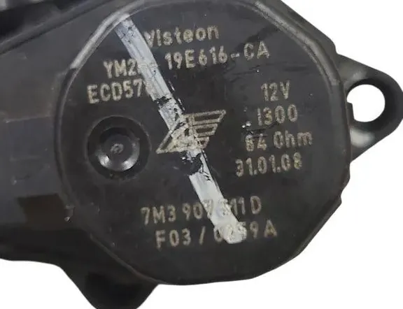 SEAT Alhambra 1 generation (1996-2010) Клапаны управления внутренним подогревом 7M3907511D 33743539