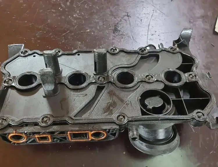 AUDI A4 B7/8E (2004-2008) Szelepfedél 34832945