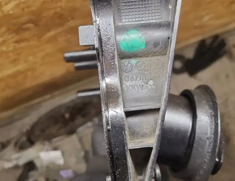 AUDI A4 B7/8E (2004-2008) Szelepfedél 34832945