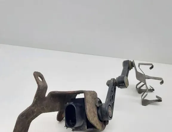 MERCEDES-BENZ C-Class W205/S205/C205 (2014-2023) Jobb első kar érzékelője A0009053704 34311703