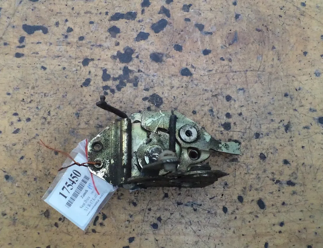 SEAT Ibiza 1 generation (1984-1993) Jobb első ajtó zárja 21378268