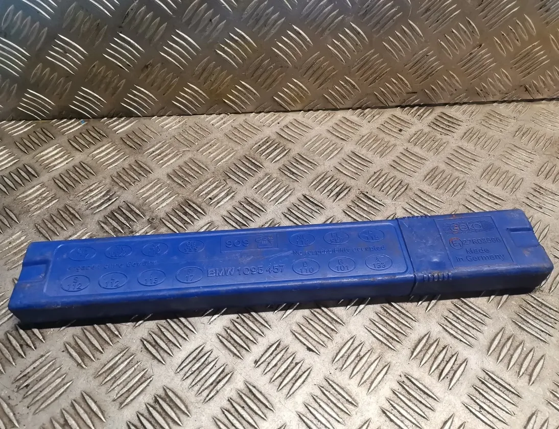 BMW 6 Series E63/E64 (2003-2010) Elakadást jelző háromszög 1095457 20423875