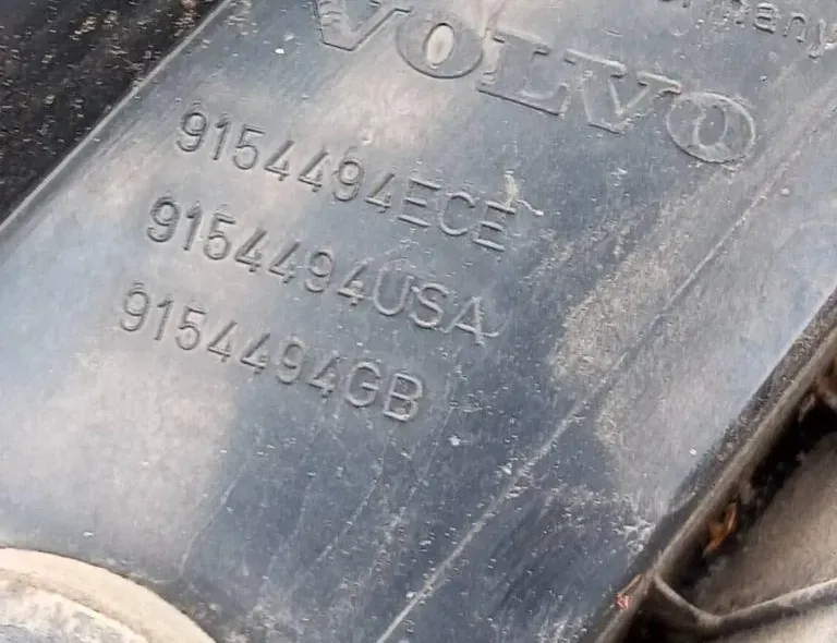 VOLVO V70 2 generation (2000-2008) Jobb hátsó lámpa  9154494 33129284