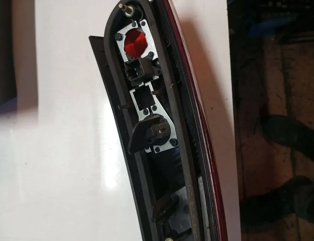 VOLVO V70 2 generation (2000-2008) Bal hátsó lámpa 9154494 33136956