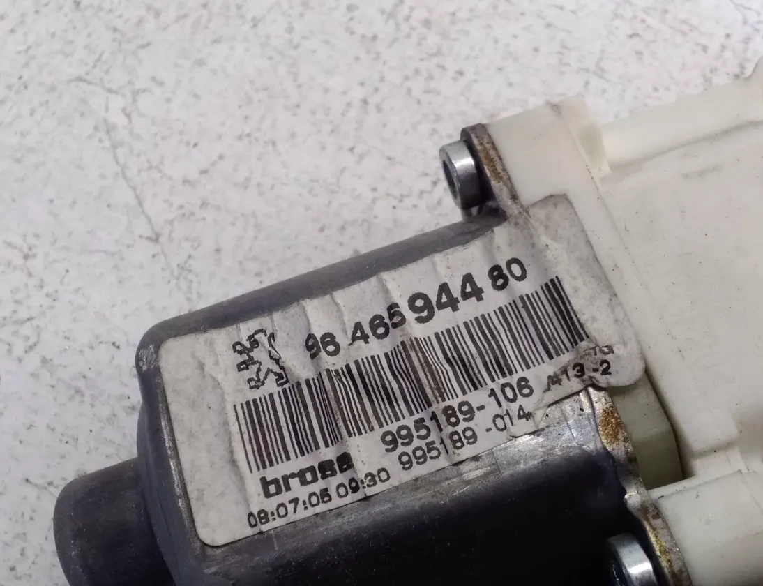 PEUGEOT 407 1 generation (2004-2010) Jobb első ajtó ablakemelője 9646594480 27647771