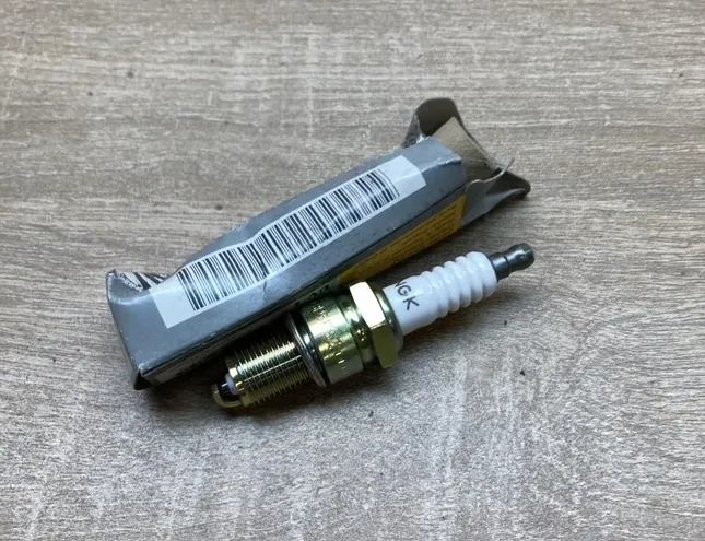 RENAULT Espace 1 generation (1984-1991) Cвеча 7700860235 34427679