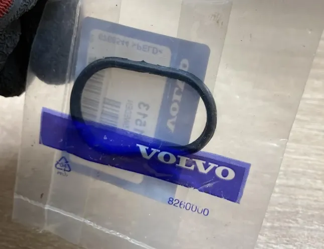 VOLVO S60 1 generation (2000-2009) Держатель всасывающего шланга 8631513 34441893