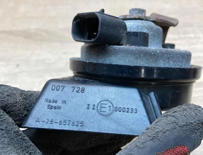 VOLVO S40 1 generation (1996-2004) Jobb oldali duda 007728,000233 34403402