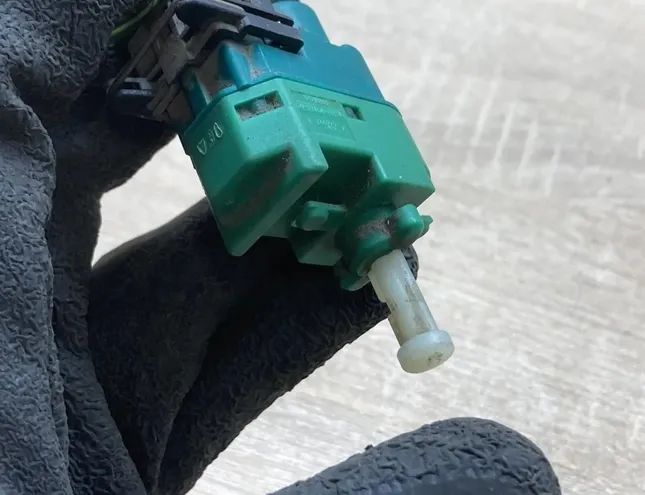 FORD Mondeo 1 generation (1993-1996) Kuplungpedál-érzékelő 94BB9C872AC 34295013