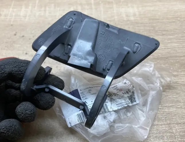 MERCEDES-BENZ S-Class W126 / C126 (1979-1991) Крышка омывателя фар правой стороны A2218800605 34437304