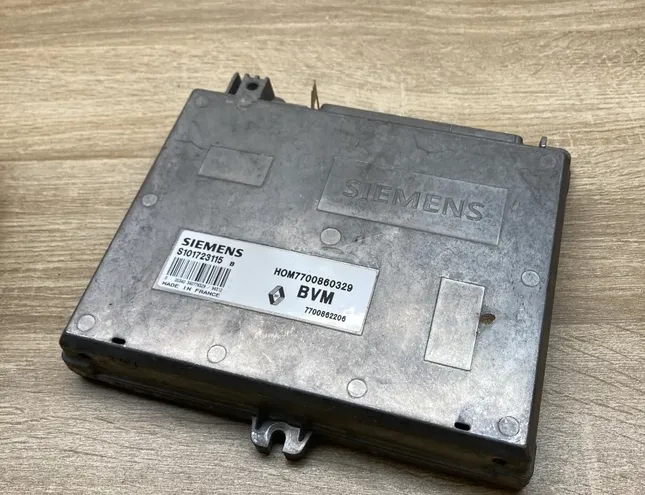 RENAULT Espace 1 generation (1984-1991) Блок управления двигателем 7700860329 34444784