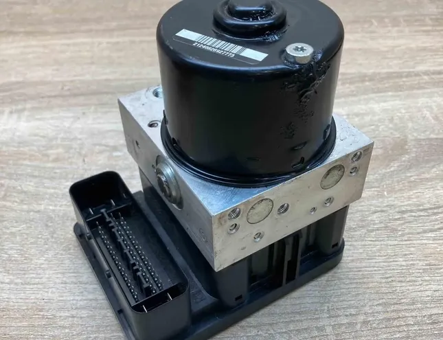 BMW 1 Series E81/E82/E87/E88 (2004-2013) Абс блок 6777159,6777158 34338952