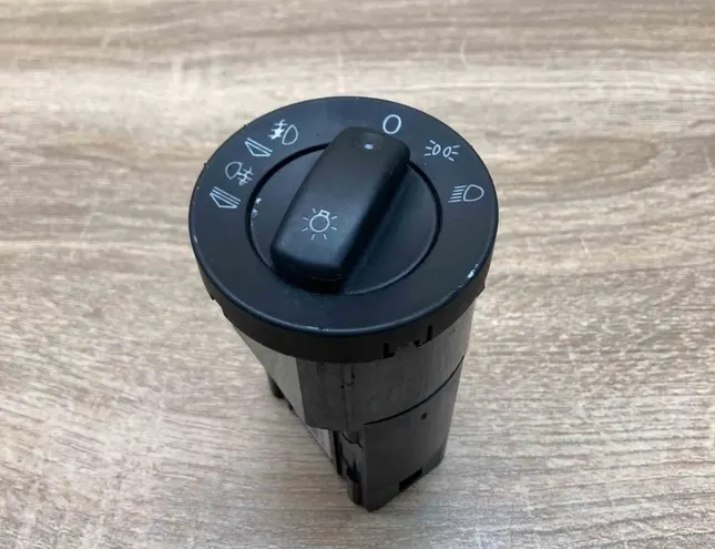 VOLKSWAGEN Passat B7 (2010-2015) Переключатель света 8E0941531C 34349717