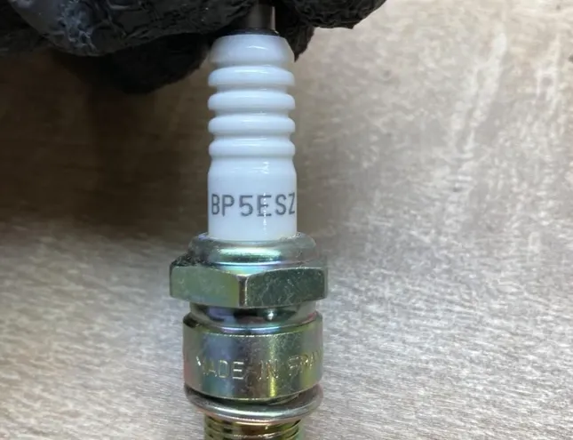 RENAULT Espace 1 generation (1984-1991) Cвеча 7700860235 34427679