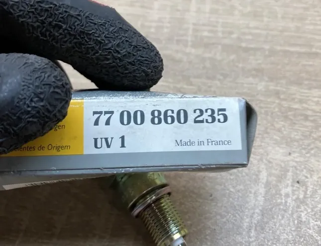 RENAULT Espace 1 generation (1984-1991) Cвеча 7700860235 34427679