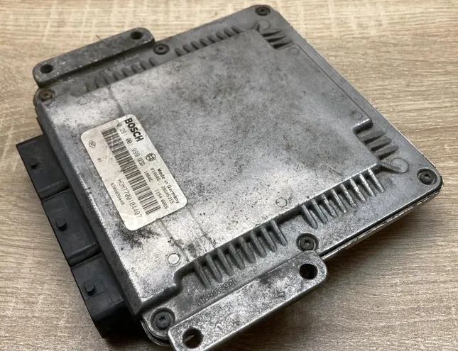 RENAULT Espace 1 generation (1984-1991) Блок управления двигателем HOM7700104407,0281001999 34425085