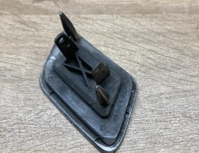 AUDI A6 C4/4A (1994-1997) Крышка омывателя фар правой стороны 4B0955275D 34282977