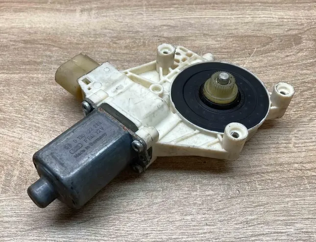 FORD S-Max 1 generation (2006-2015) Bal hátsó ajtó ablakvezérlő motorja 0130822286 34297612