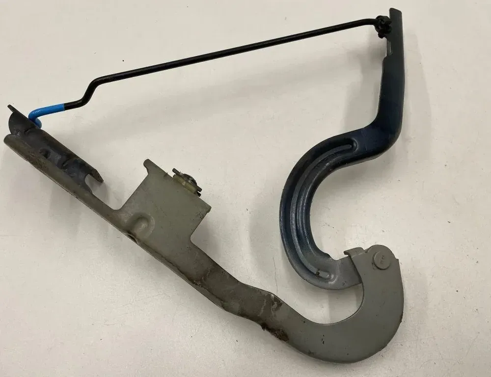 PEUGEOT 5008 1 generation (2009-2016) Петля капота передняя левая ES92,968586708B 34096583