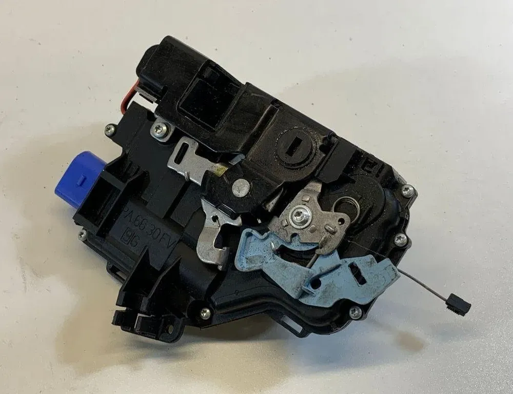 SKODA Octavia 2 generation (2004-2013) Bal hátsó ajtó zárja 7L0839015D 30678630