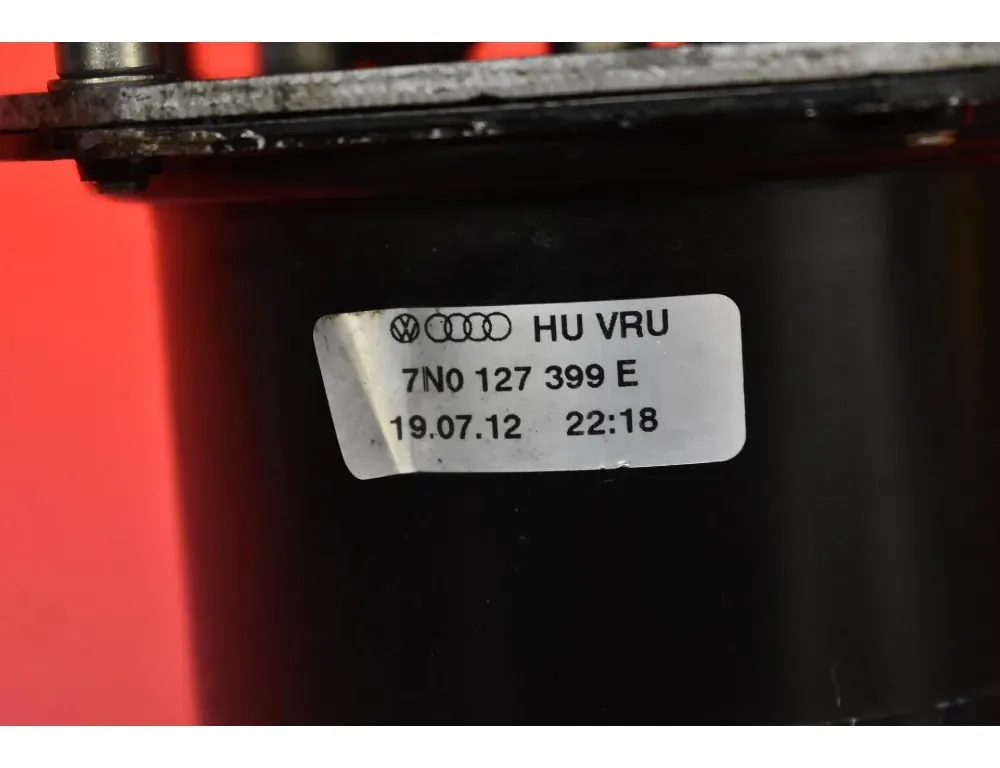 AUDI Q3 8U (2011-2020) Fuel Filter Housing 7N0127400 34517933