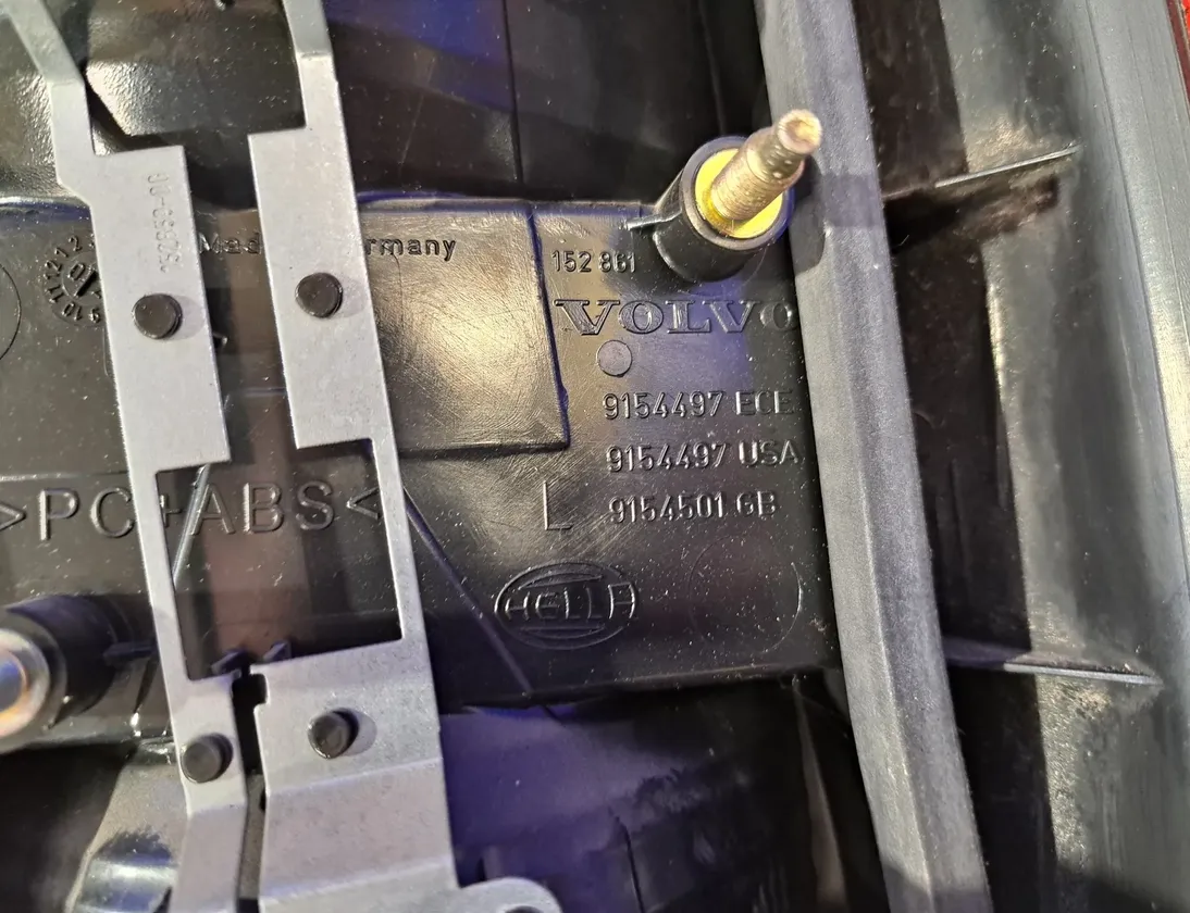 VOLVO V70 2 generation (2000-2008) Bal hátsó lámpa 9154497,9154501,9474848 34832041