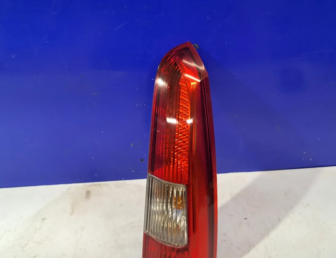 VOLVO V70 2 generation (2000-2008) Csomagtérajtó jobb oldali hátsó lámpája 9154494,9483689 34832144