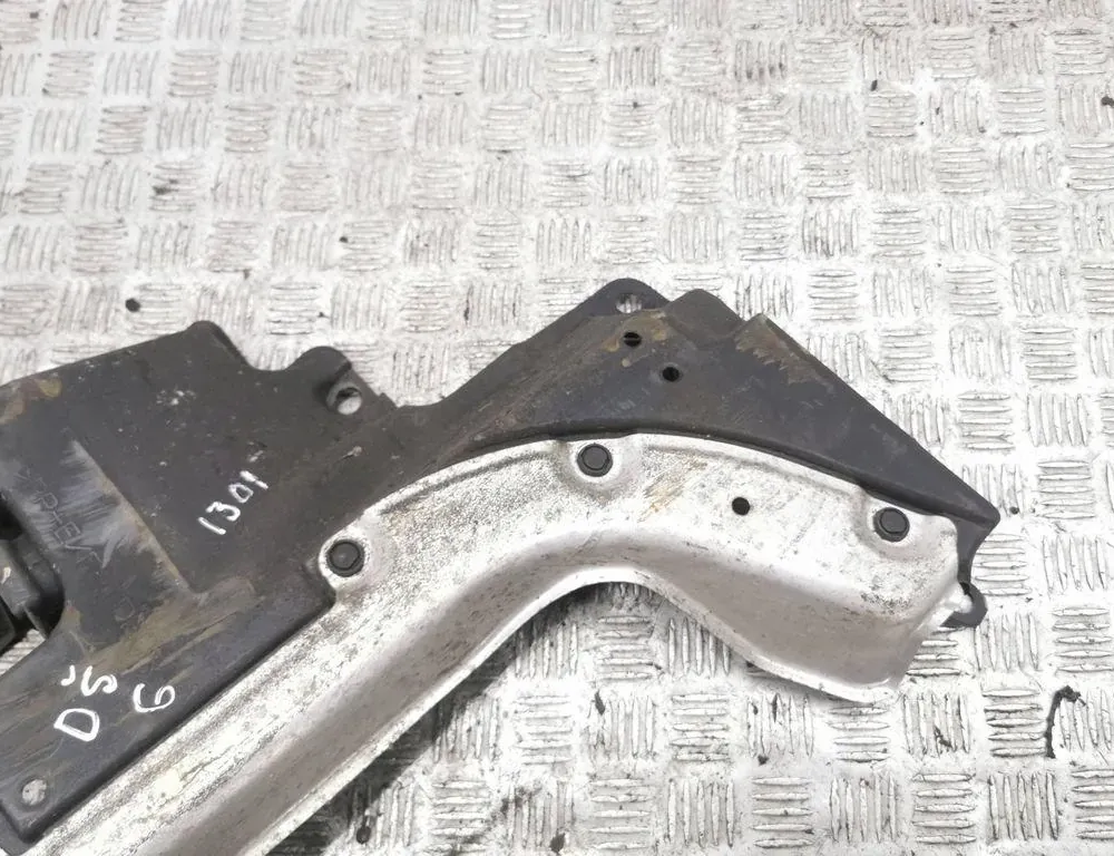 TOYOTA Prius 4 generation (XW50) (2015-2023) Задняя средняя нижняя защита 34463536