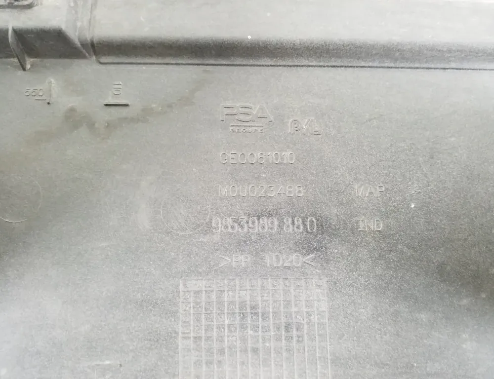 PEUGEOT Задняя средняя нижняя защита 9853989880 34527864