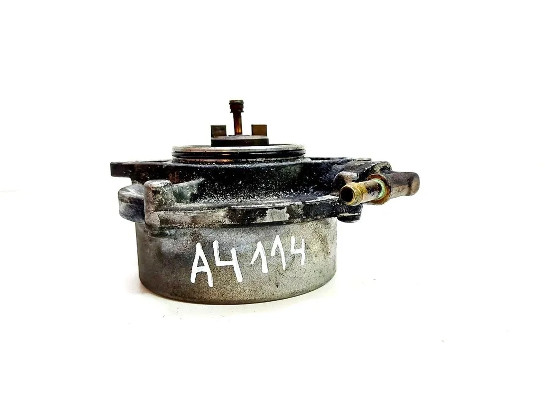 AUDI A4 B7/8E (2004-2008) Vákuumszivattyú 057145100AD 30154688